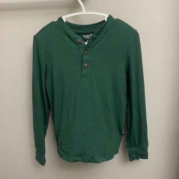 Bamboo Henley 💙2 for 30💙 - Picture 1 of 2